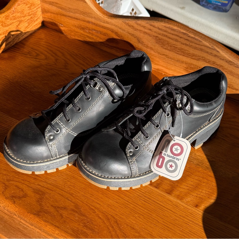 No Boundaries women’s Black Lace-Up Chunky Oxfords 90s Y2K Grunge Goth sneakers